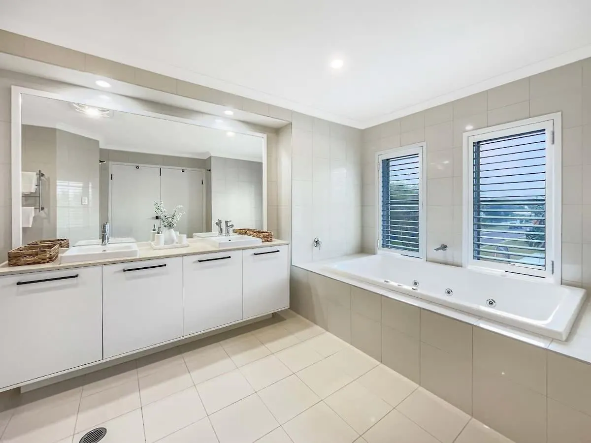 Semesterbostad Relaxed Luxury For Families By The Beach Buddina