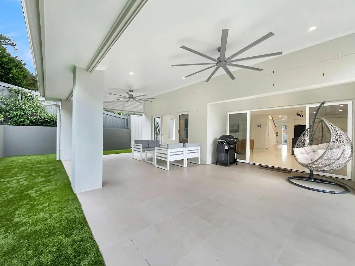 Relaxed Luxury For Families By The Beach Buddina Semesterbostad