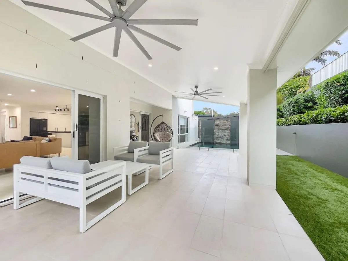 Relaxed Luxury For Families By The Beach Buddina 0*,