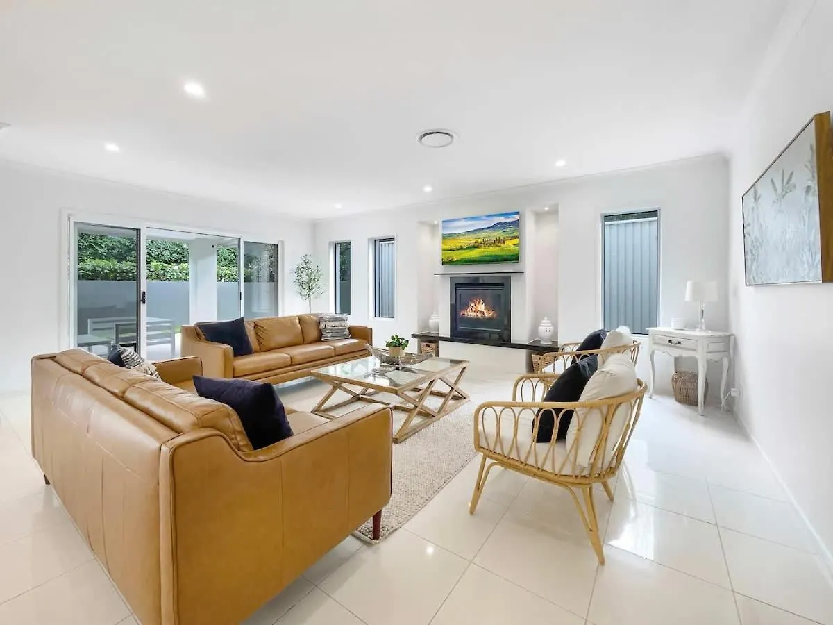 Relaxed Luxury For Families By The Beach Buddina